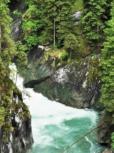 Entdecke die neu renovierte Proßeggklamm in den Osttiroler Alpen